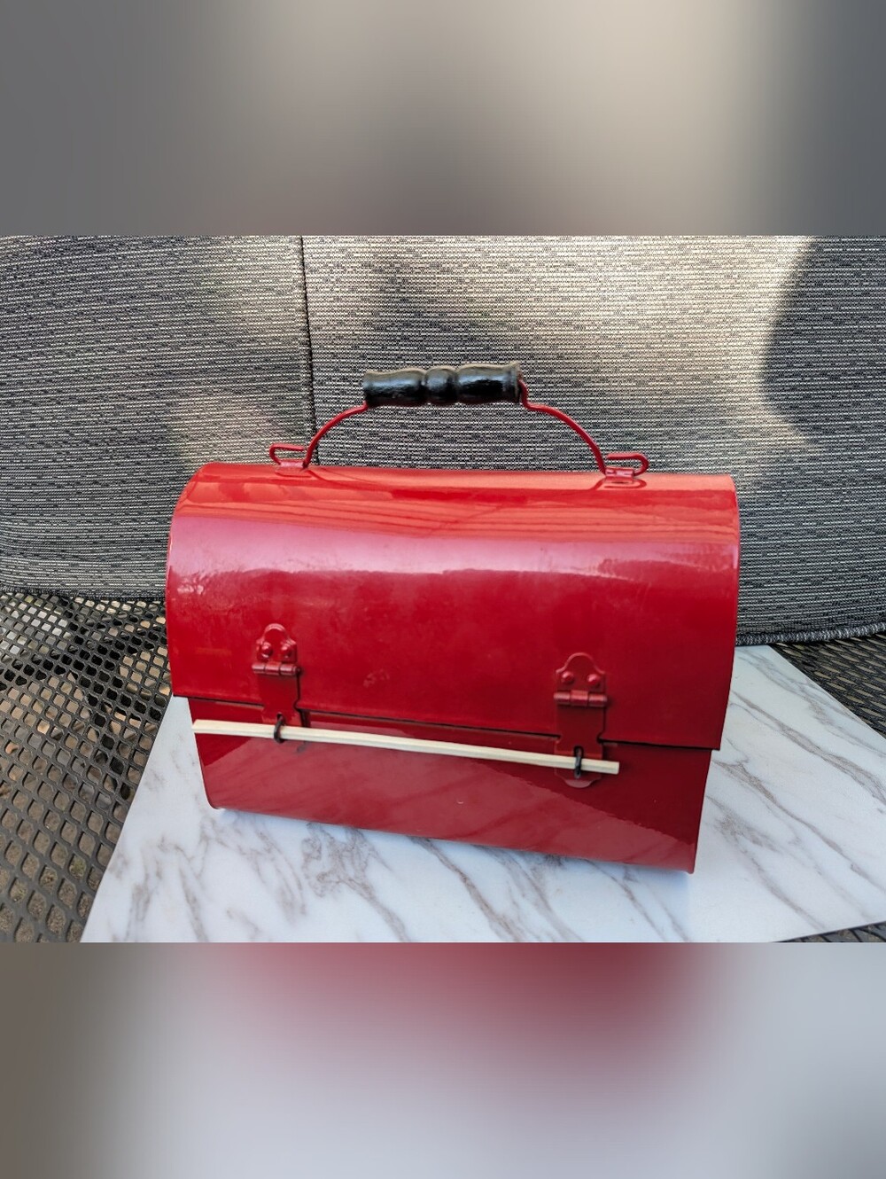 Red Women's Top-Handle Metal Lunchbox Bag